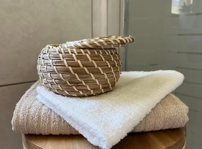 Daire Maroon - Savrsen Pogled I Miran Odmor