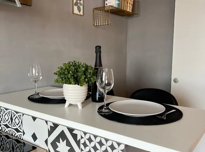 Maroon - Savrsen Pogled I Miran Odmor Apartmán Lovran